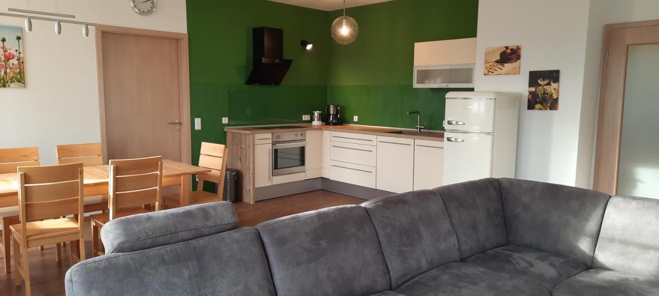 Ferienwohnung Kopold "Im Alten Schulhaus" Pottmes エクステリア 写真